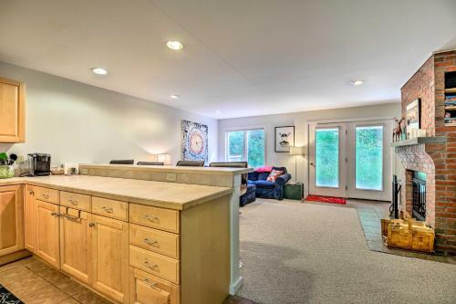 Cozy Condo with Patio Walk to Burke Mountain! - image 7