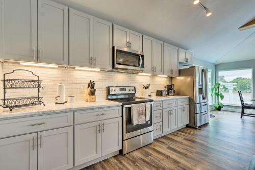 Home with Deck and Dock on San Jacinto River! - image 6