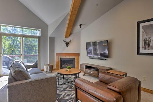 Riverfront Silverthorne Condo Near Skiing! in Silverthorne, USA