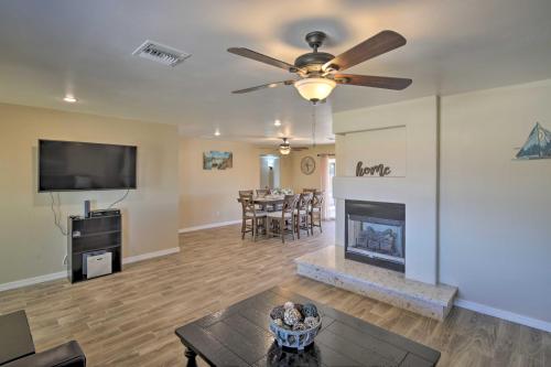 Home w and Patio about 10 Mins to Golf and Lake Havasu! - image 2