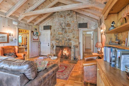 Old Tahoe Brockway Lodge with Hot Tub and Lake Views! - image 8