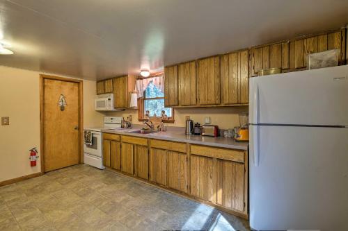 Catskill Mtn Home w/ Deck ~ 1 Miles to Zoom Flume! in East Durham (NY)