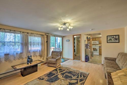 Catskill Mtn Home w/ Deck ~ 1 Miles to Zoom Flume! in East Durham (NY)