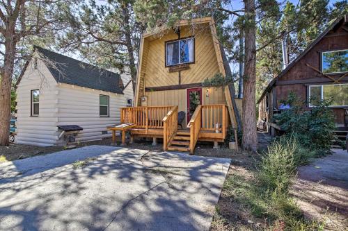 Log Cabin Retreat with Deck Near Big Bear Lake! California