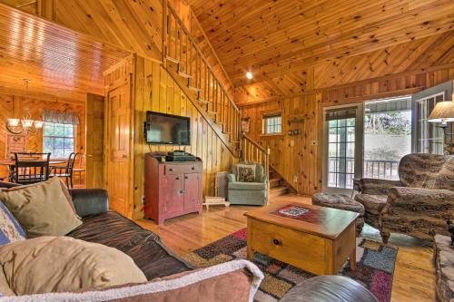 Secluded Cabin Between Boone and Blowing Rock! - image 6