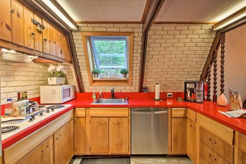 Ski Chalet on Saco with Mtn View 2Mi To Attitash - image 12