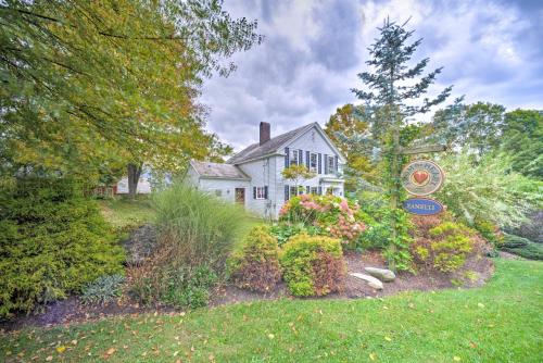 Manchester Center Home with Green Mtn Views! - main image