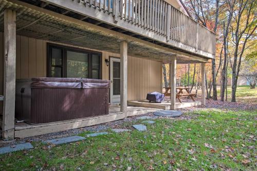 Poconos Home with Hot Tub Walk to Lake Harmony - image 2