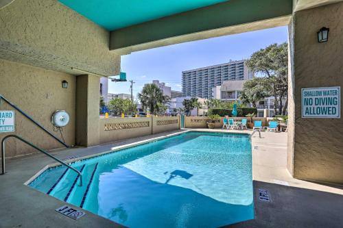 Condo with Patio and Pool Access 5 Mi to SkyWheel - main image