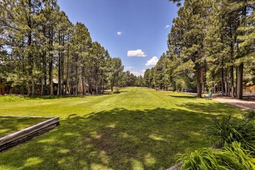 Pinetop Country Club Home with 2 Decks and Private Yard - image 4