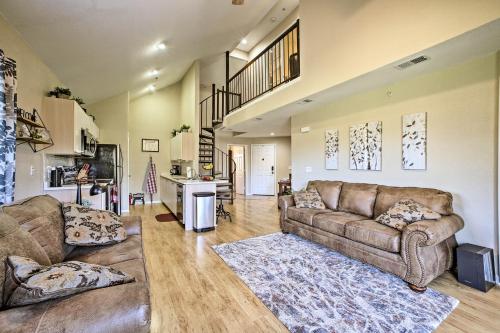 The Ridge Branson Condo with Pools and Golf Course! in Branson, USA