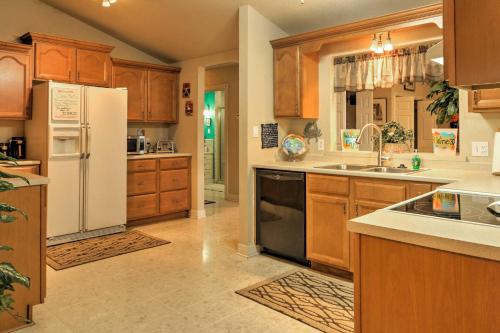 Peaceful Kerrville House with Private Pool and Hot Tub!