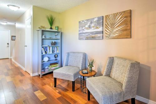 Indian Shores Townhome with Pool Access and Kayaks! in Clearwater Beach, USA