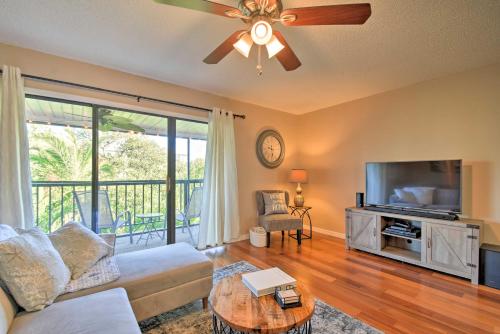 Indian Shores Townhome with Pool Access and Kayaks! in Clearwater Beach, USA