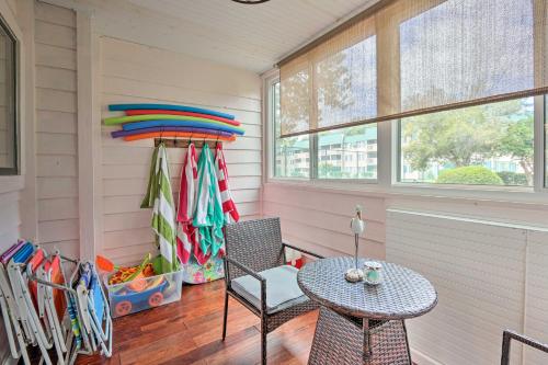 Colorful Resort Condo with Beach and Pool Access! in Hilton Head Island Waterfront