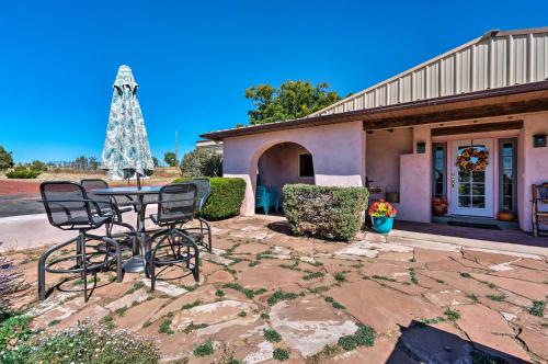 Adobe with Patio and Hot Tub - 5 Mi to Meow Wolf! - image 9