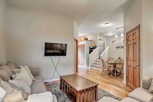 Unique Ovid Apt with Grill on Cayuga Wine Trail! in Ovid, USA