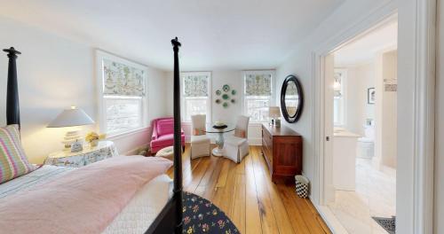 34 State "Historic Luxury Suites" Skaneateles in Skaneateles (NY)