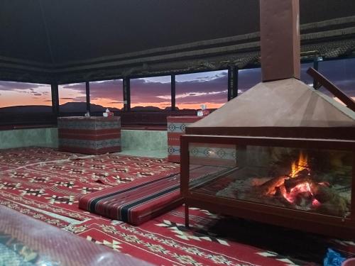 Felles stue/TV-område, Wadi Rum Desert Adventures in Wadi Rum