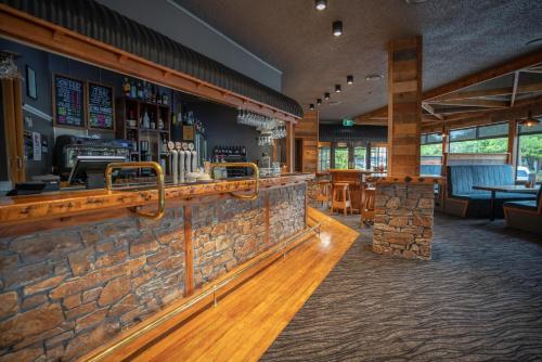 Restaurant, Distinction Luxmore Hotel Te Anau in Te Anau