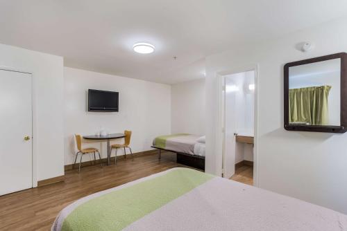 Motel 6-Jacksonville FL - South - image 8