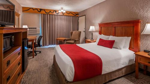 Best Western Plus Rivershore Hotel