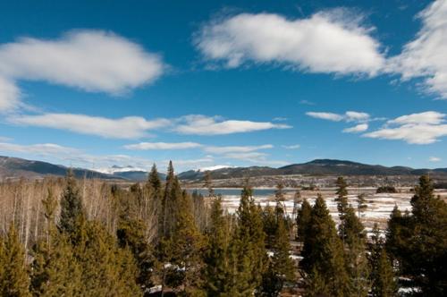 Updated Frisco Hub with Hot Tub, Steps to Trail and Res