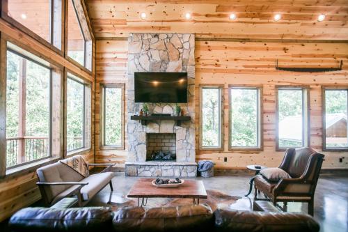 Pinot in the Pines Cabin in Stephens Gap, USA