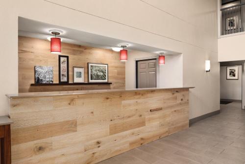 大堂, 杜布克麗怡酒店 (Country Inn & Suites by Radisson, Dubuque, IA) in 杜布克 (IA)