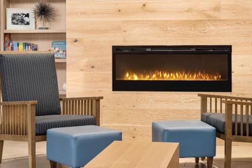 卡尔森江山旅馆及套房 - 迪比克