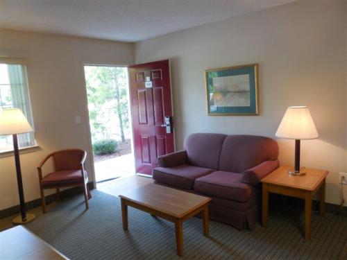 Affordable Suites Greenville - Accommodation