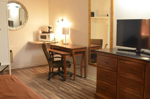 The Oak Motel in La Grange, USA