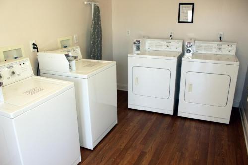 Affordable Suites Jacksonville - 편의 시설/서비스