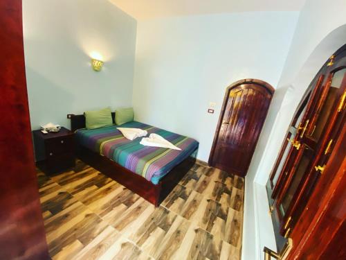 1 queen bed
