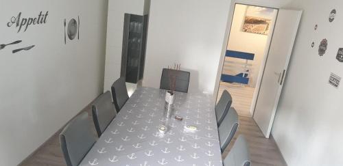 บริการและสิ่งอำนวยความสะดวก, Ferienwohnung Quednau in กราเฟเนา