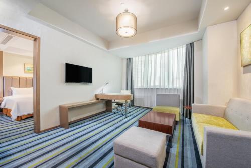 One-Bedroom Suite image 4