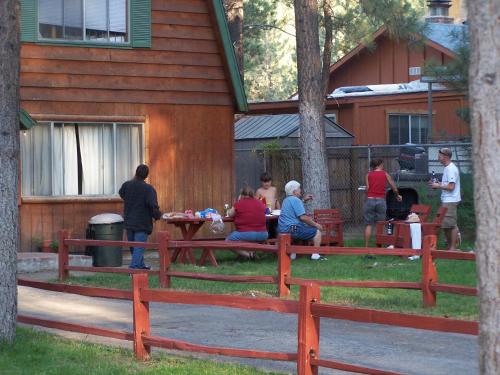 Golden Bear Cottages In Ca