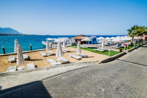 pludmale, Comfortable One-Bedroom Apartment near the Sea and Casino Merit Park Sel 2-6 in Karaoğlanoğlu
