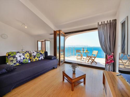 Apartment Val 2-2 by Interhome in 斯瓦提祖拉克