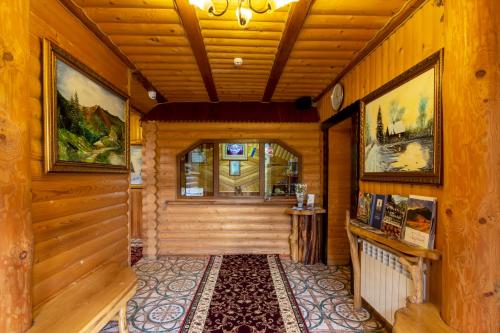 Lobby, У Мар'яни і Назара in Yaremche