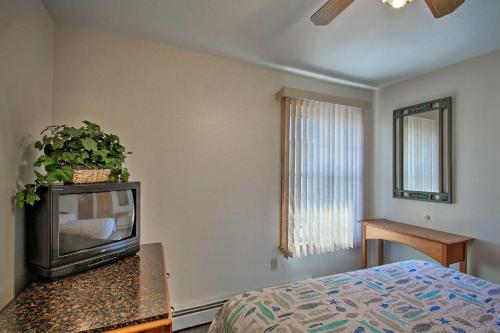 Old Orchard Beach Apt - Walk to Beach and Pier! - image 7