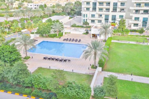 OYO 422 Home Jumeirah Heights 3BHK - image 8