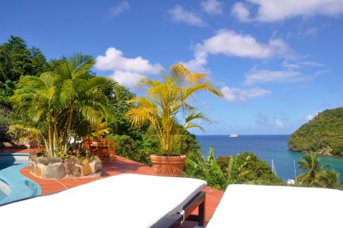Vista Exterior, Marigot Palms Luxury Caribbean Apartment Suites in Marigot Bay