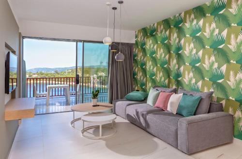 2 bedrooms, 4 beds