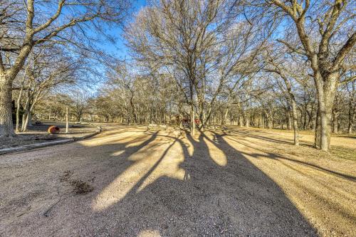 The Plum @ Mendelbaum Winery Guest Cabins - main image
