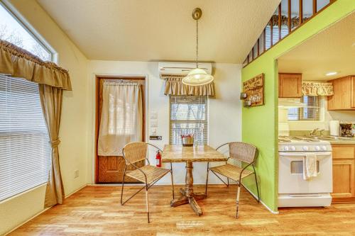 The Plum @ Mendelbaum Winery Guest Cabins - image 2
