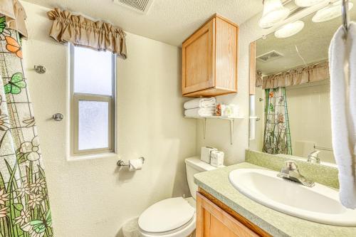 The Pecan @ Mendelbaum Winery Guest Cabins - image 8