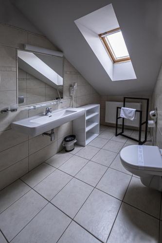 Hotel Mario - image 11