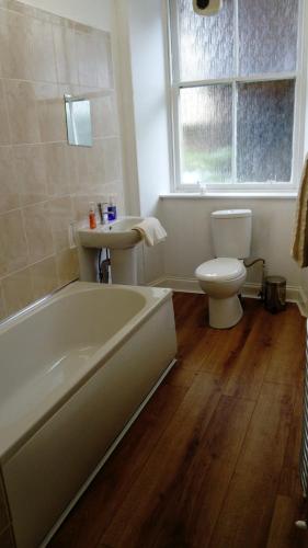 Renfrew rooms at City Centre - main image