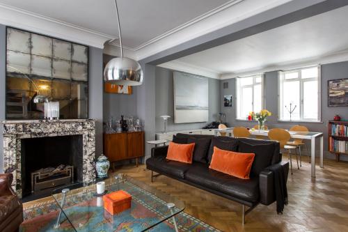 De Walden Street by Onefinestay